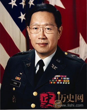 美国历史上的第一位华裔将军是谁