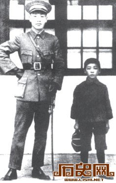 蒋介石偏爱“养子”蒋纬国：看他时常想起自己幼年