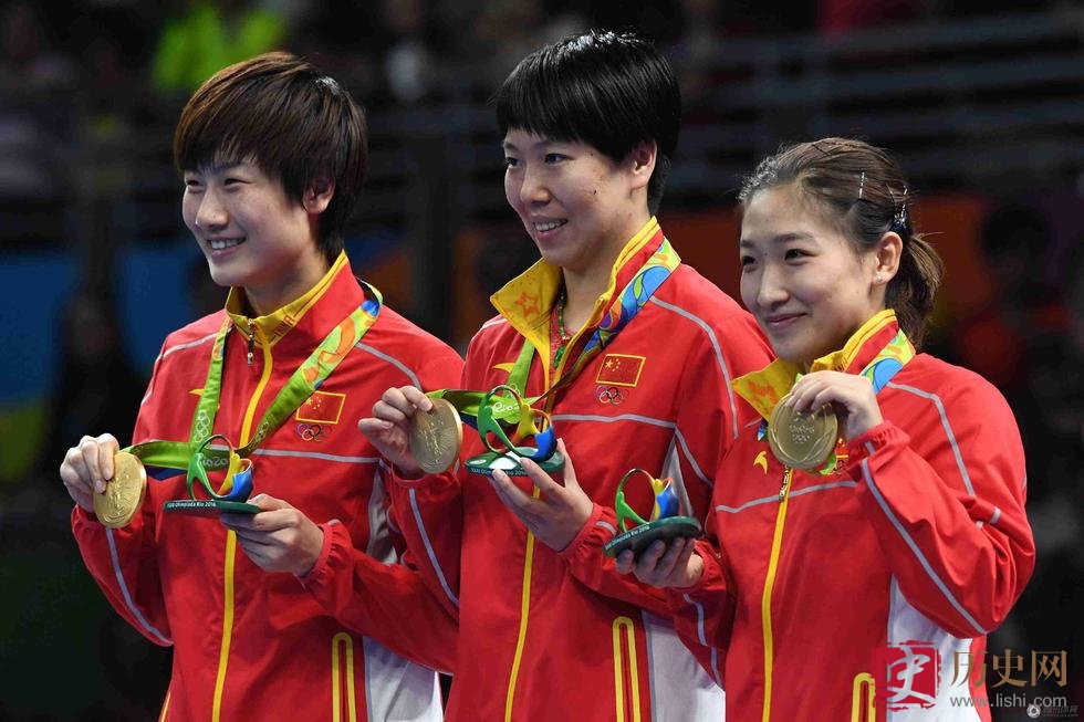 首次夺得奥运会乒乓球双打金牌的中国运动员是谁
